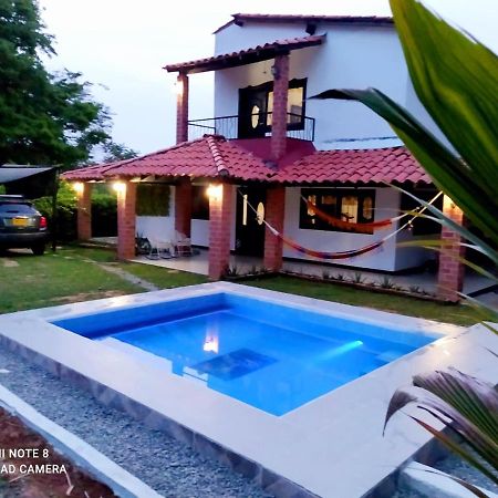 Casa Campo Emaus Caucasia Eksteriør billede