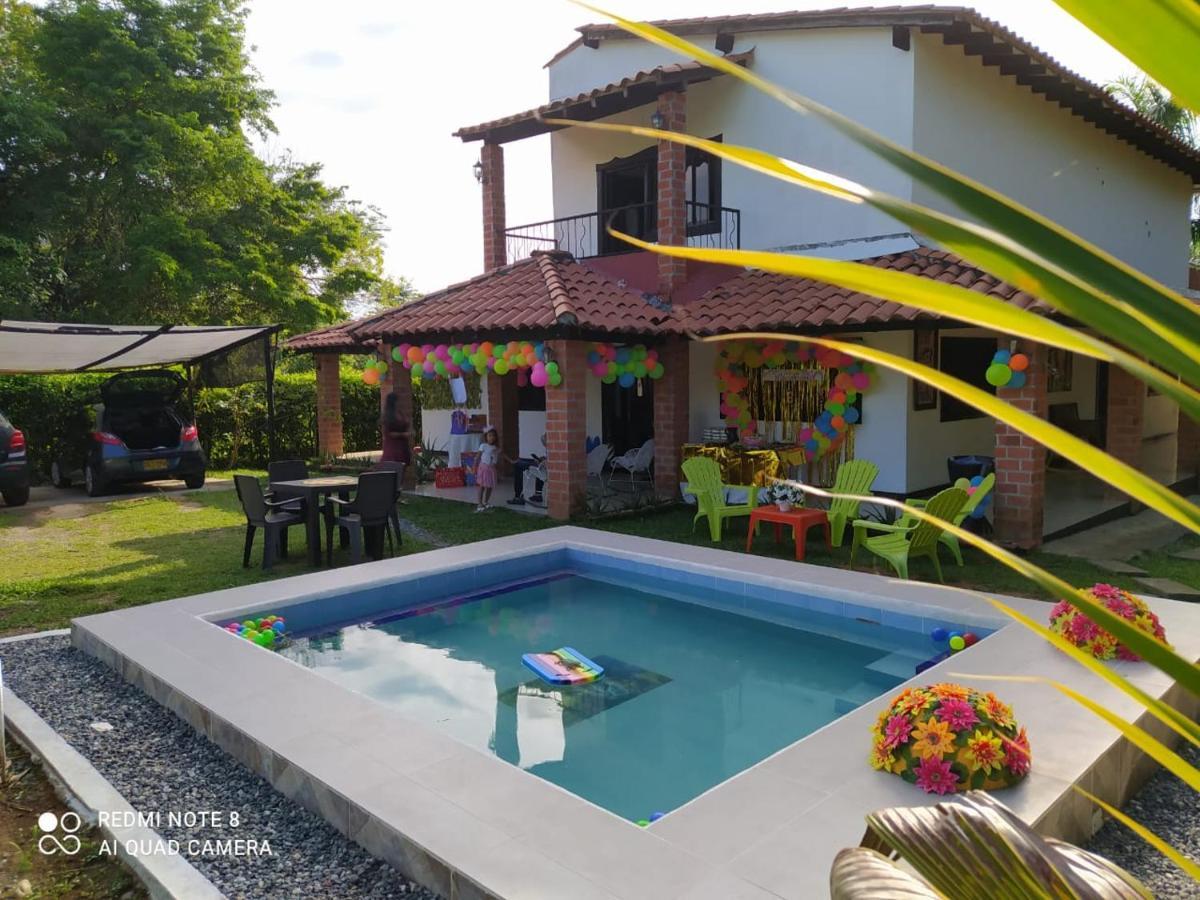 Casa Campo Emaus Caucasia Eksteriør billede