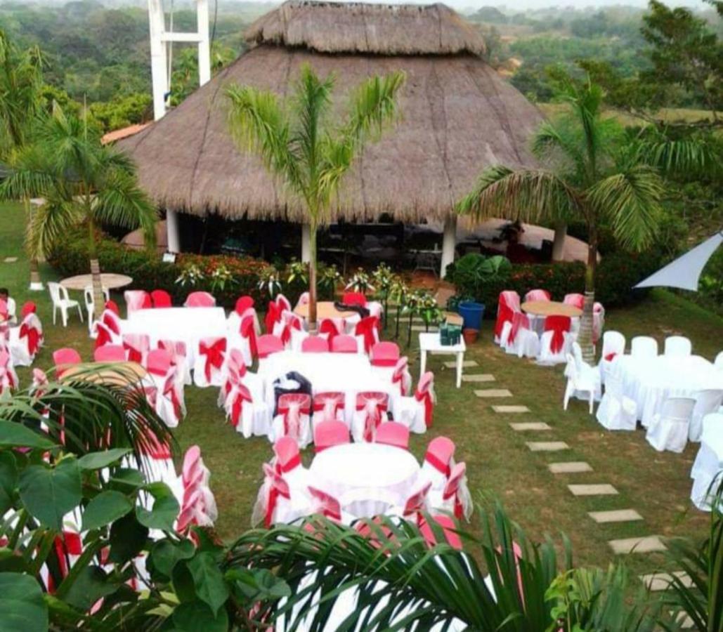 Casa Campo Emaus Caucasia Eksteriør billede