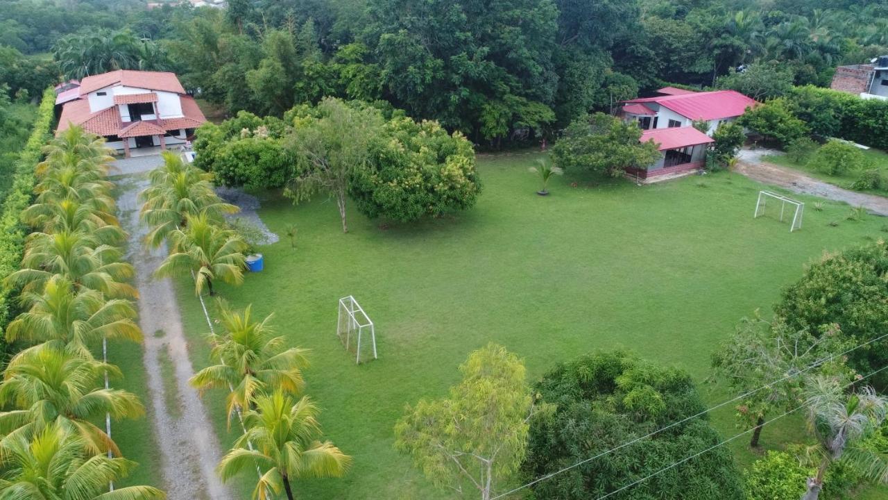 Casa Campo Emaus Caucasia Eksteriør billede