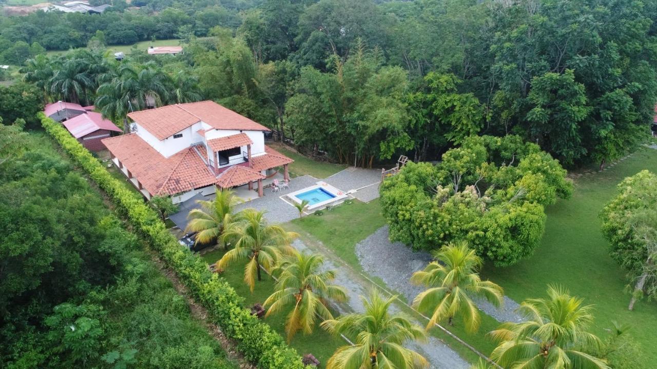 Casa Campo Emaus Caucasia Eksteriør billede