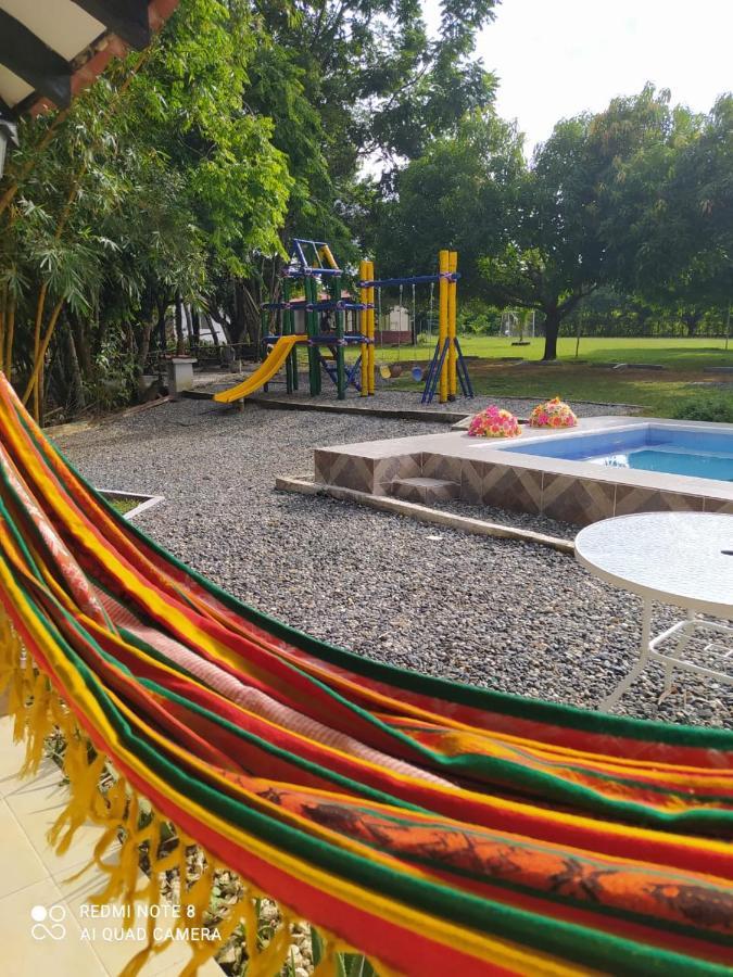 Casa Campo Emaus Caucasia Eksteriør billede